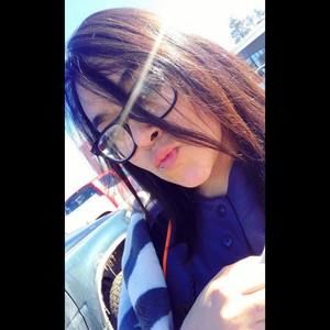 Meet your Posher, Yoli